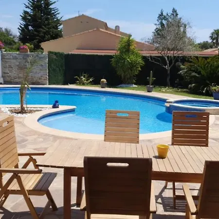 Au Calme Avec Piscine Privative 빌라